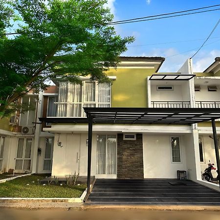 Blessimore Springhill 4Br ปาเลมบัง ภายนอก รูปภาพ