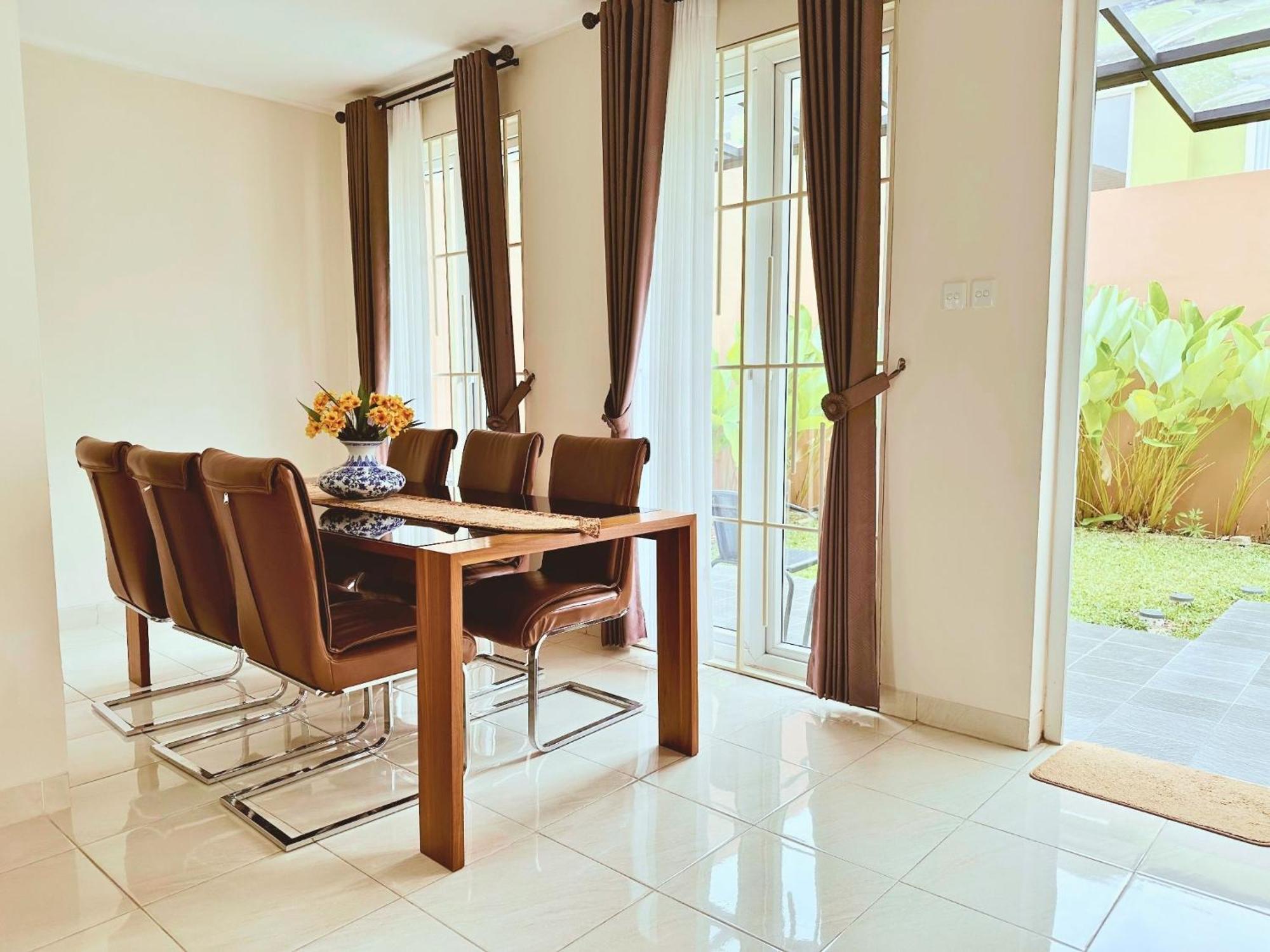 Blessimore Springhill 4Br ปาเลมบัง ภายนอก รูปภาพ